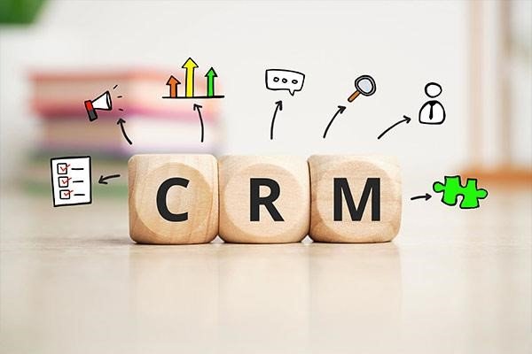 چرا سیستم CRM برای کسبوکارها اهمیت دارد